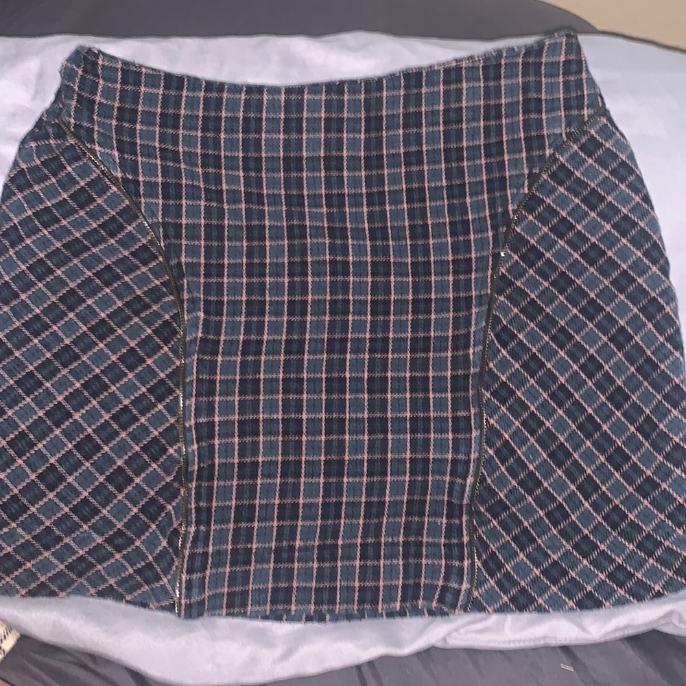 Urban outfitters size medium green mini skirt with no stretch